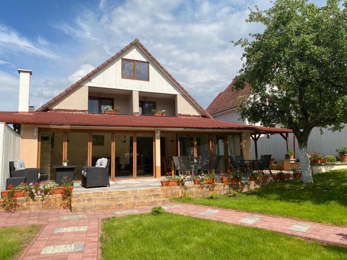 Vila Crisalia Sibiel -Sibiu (Adults Only) ภายนอก รูปภาพ